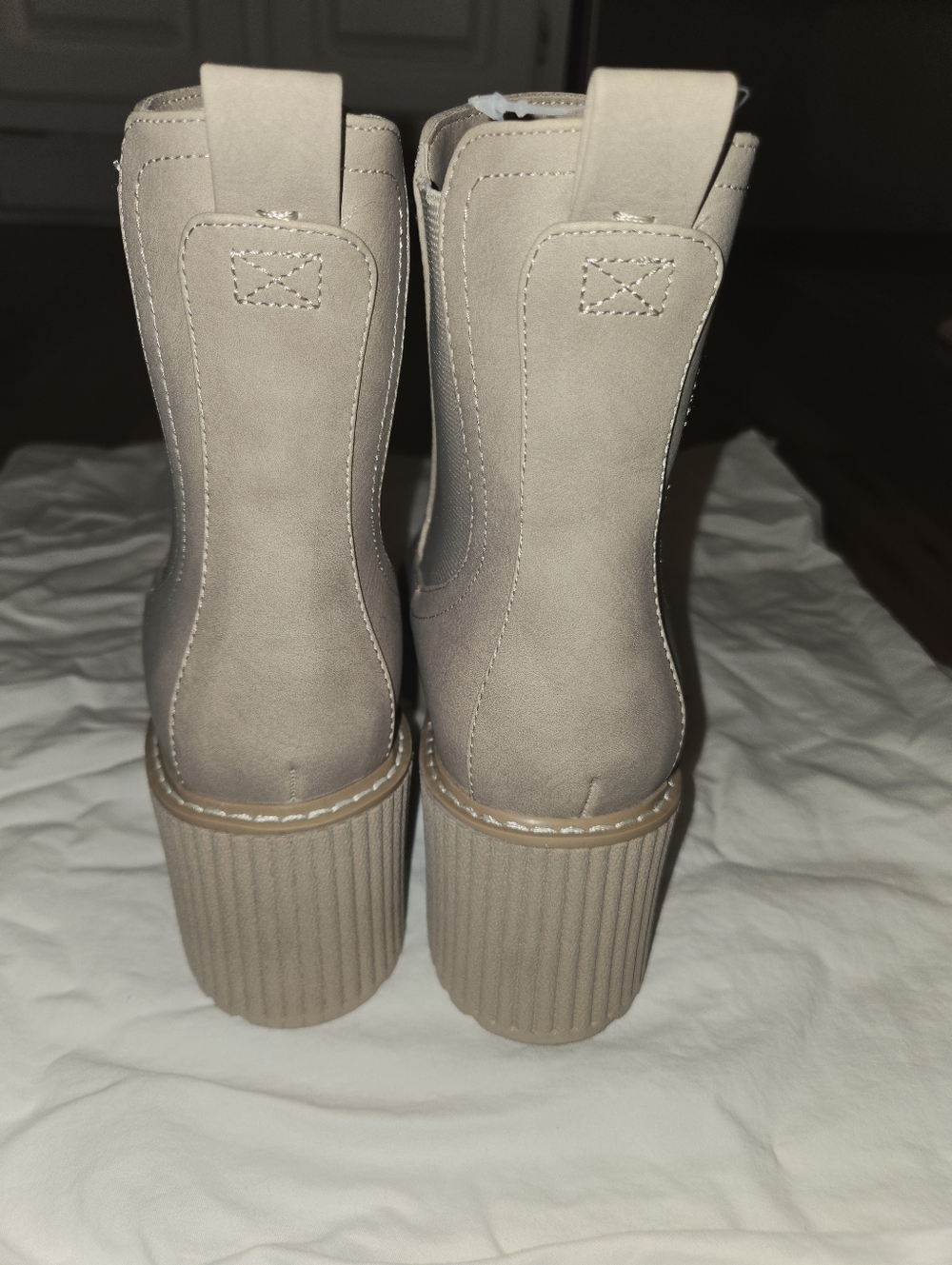NWT DV by Dolce Vita Taupe Chelsea Booties with Chunky Heel - Picture 3 of 5